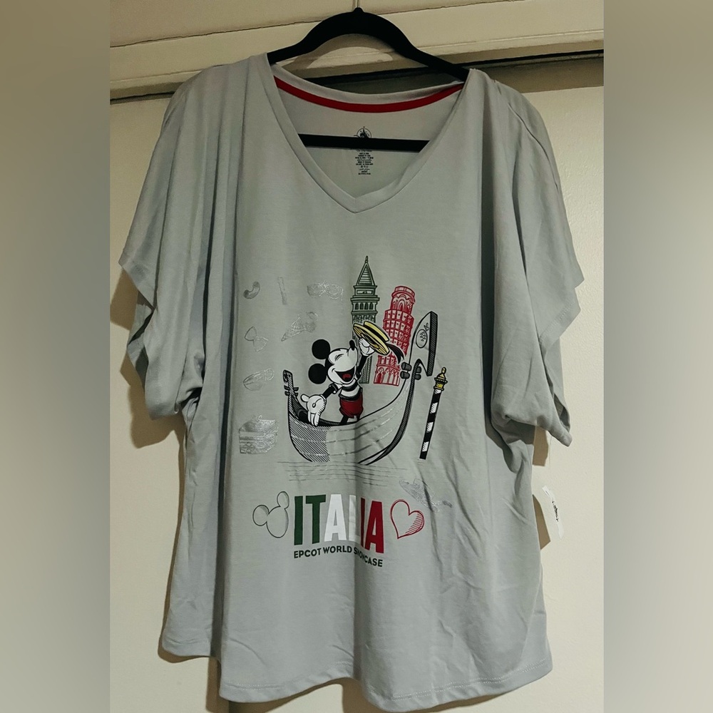 Mickey Mouse Italia (Epcot) world showcase grey blouse. New w/tags size L.